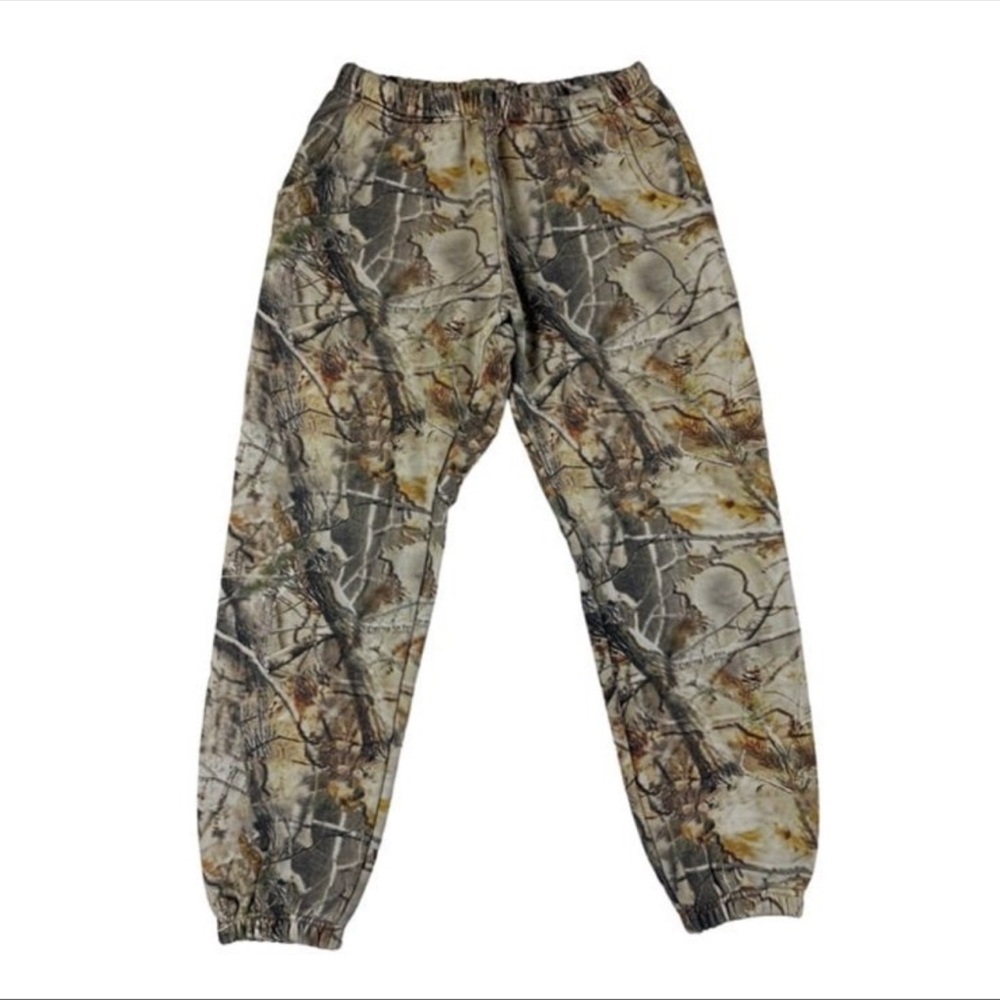 Prayingg camo sweatpants size M